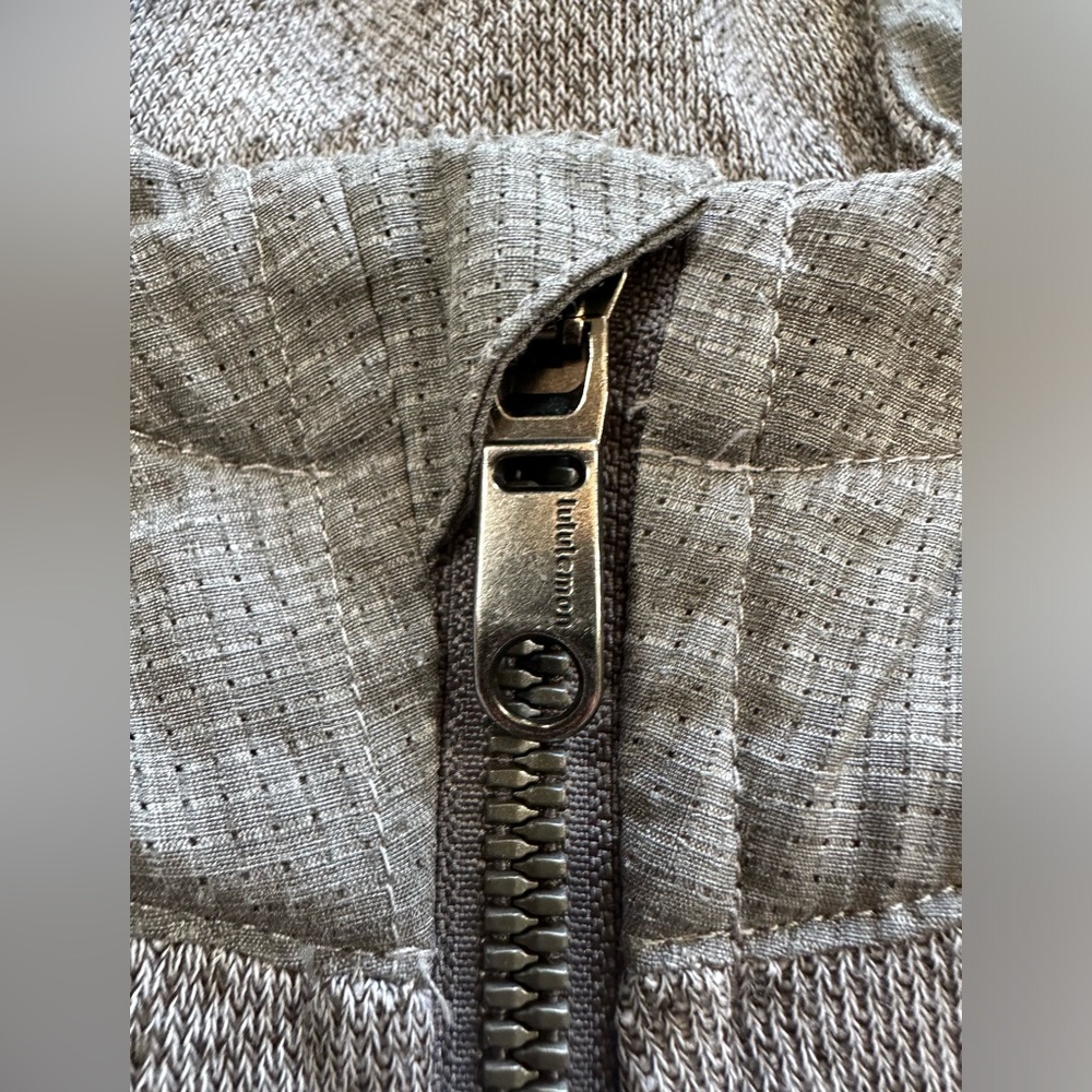 Mens Lululemon Zip up Hoodie Vest Size Medium Grey - Picture 3 of 13